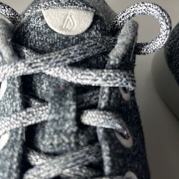 Allbirds women’s wool runner in natural grey. - Picture 5 of 7